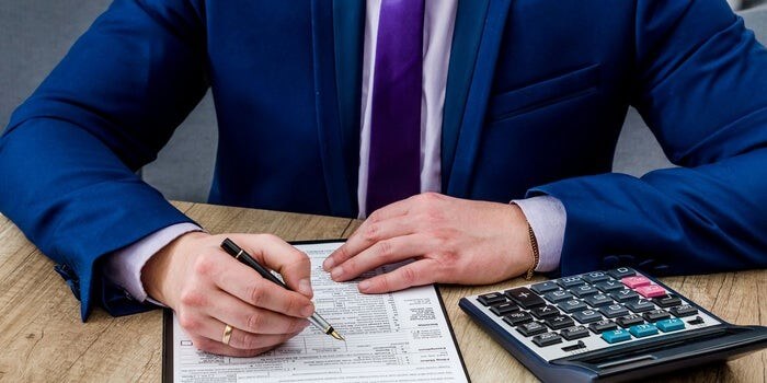 كيفية احتساب مكافأة نهاية الخدمة في الإمارات العربية المتحدة