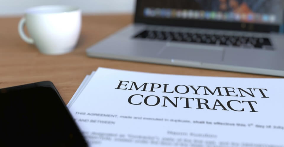 الاختلافات بين عقود العمل محددة المدة وعقود العمل غير محددة المدة