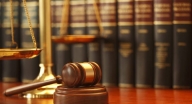 مهنة المحاماة في الأردن من حيث نشأتها والتشريعات التي تنظمها